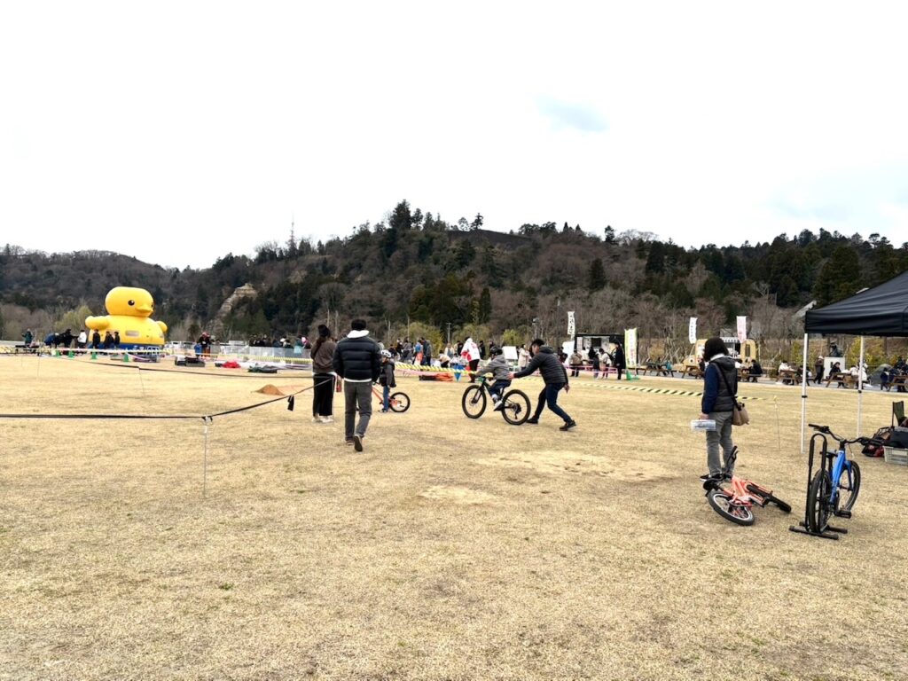 青葉山パークDAYSにて親子ヨガとキッズバイク体験会を行いました